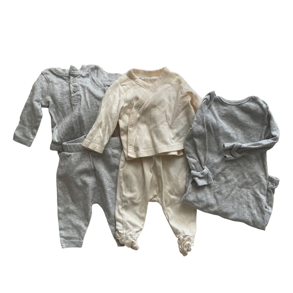 Old Navy Neutral Baby Layette Set 5 Piece